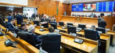Assembleia aprova projetos que fortalecem ensino integral e combatem evasão escolar