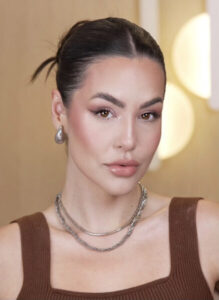 Veja como alcançar o glow na medida certa com a satin skin makeup