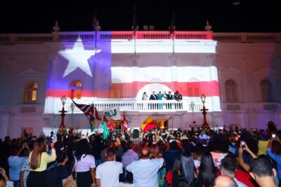 Flávio Dino entrega a faixa para Carlos Brandão, novo governador do Maranhão