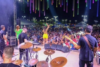 Abertura do carnaval em Barreirinhas atrai multidão nas ruas da cidade
