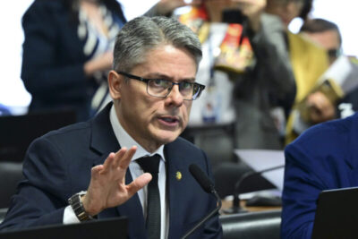 CCJ do Senado rejeita e sepulta “PEC da Blindagem”
