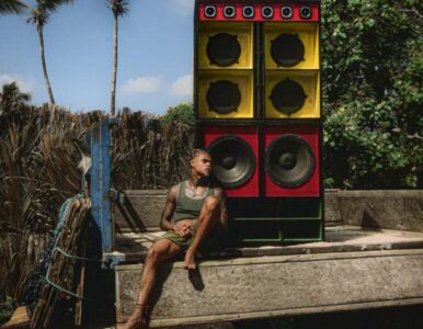 MC Cabelinho se aventura no ritmo do Regae e lança Rastafari