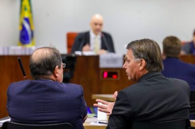 Julgamento de Bolsonaro será retomado no STF nesta terça-feira