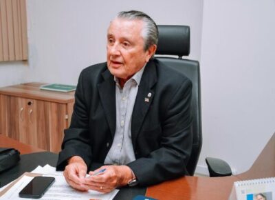Zé Reinaldo recebe alta hospitalar