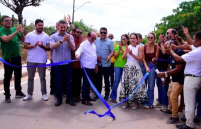 Dr. Julinho entrega nova Estrada da Ponta Verde em Ribamar