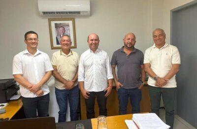 Reunião define reinício das obras do abastecimento de água em Viana