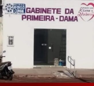 “Pode isso, Arnaldo?” Em Afonso Cunha, a Primeira-Dama tem gabinete com 3% do FPM à disposição