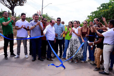 Dr. Julinho entrega à população de Ribamar a Estrada da Ponta Verde