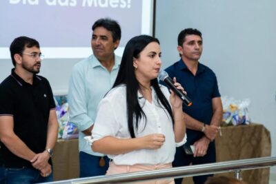 “Mães que Inspiram”: homenagem emocionante reúne famílias e autoridades na Câmara Municipal