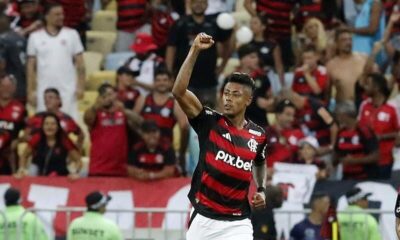 STJD suspende Bruno Henrique por 12 jogos e multa em em R$ 60 mil