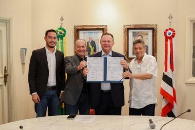 Governador assina ordem de serviço para construção de viadutos na Avenida dos Holandeses e no Jaracati