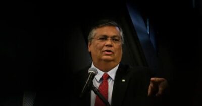 Dino é alvo de críticas por barrar fala na CPMI do INSS