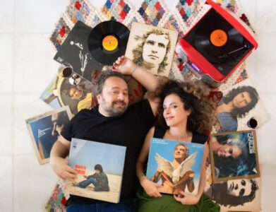 NU’ZS duo apresenta espetáculo ‘Amores’, em homenagem a Roberto e Erasmo Carlos