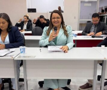 Vereadora Leda Torres solicita urgência para construção de muro no Cemitério da Tancredo Neves e pavimentação no Santo Antônio