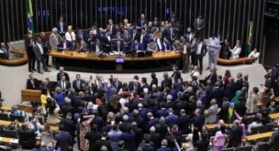Câmara aprova urgência do PL da anistia aos golpistas