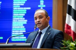 Aluízio Santos pede energia elétrica para escolas de Chapadinha