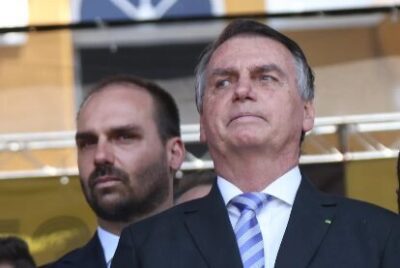 “Falando muito”: a insatisfação de Bolsonaro com o filho Eduardo