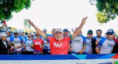 “Não tem motociata”: Lula puxa caminhada pelos 95 anos do MEC