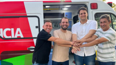 Prefeito Fernando Pessoa recebe uma nova ambulância do Governo do Estado