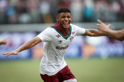 Botafogo e Fluminense vencem pelo Brasileirão e melhoram posições na tabela