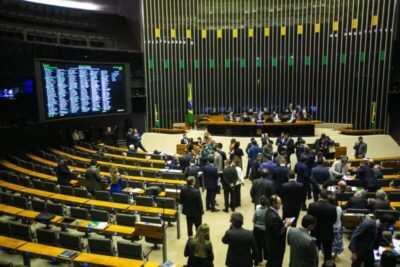 Veja como cada deputado votou na PEC da Anistia