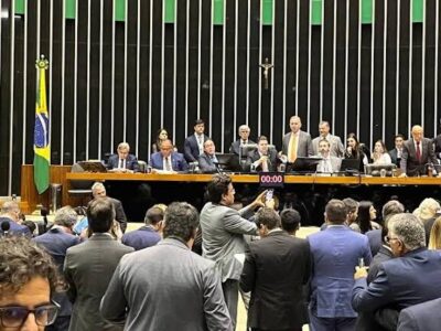 Maioria dos deputados federais do Maranhão votam a favor da “pec da blindagem”: veja quem disse sim e quem falou não