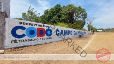 Prefeito Chiquinho Oliveira alugou muro de forma antecipada para se promover com seu jargão político no Campo do Tiro de Guerra