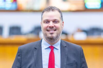 PRA “NÓS PODIA”: O deputado estadual Rodrigo Lago (PCdoB) fez uma denúncia sobre uma empresa que presta serviço ao governo do estado, mas esqueceu de citar que o ex-governador Flávio Dino já pagava a mesma empresa Vigas Engenharia desde 2015, ultrapassando o pagamento de + R$ 40 milhões