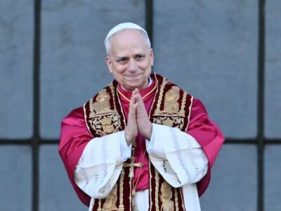 Papa Leão XIV mantém encontro positivo com liderança LGBTQIA+ no Vaticano