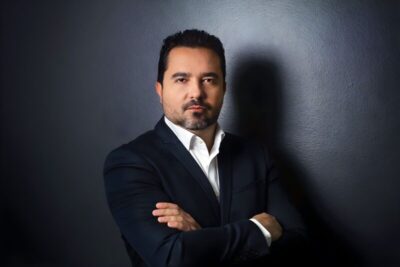 “A IA amplifica a humanidade, não a substitui”