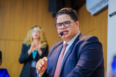 Marlon Botão lamenta ausência do poder púbico em audiência sobre educação no Sá Viana