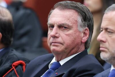 Defesa alega limitação médica, e Bolsonaro não comparecerá ao julgamento no STF
