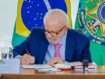 Governo lança carteira nacional para professores com descontos e benefícios em todo o Brasil