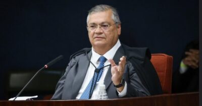 Dino acompanha Moraes e vota por condenação de Bolsonaro e aliados