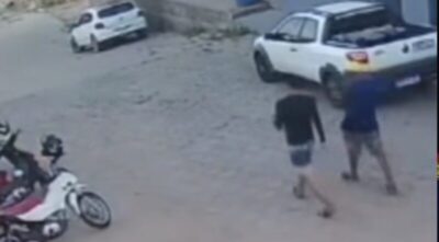 Câmeras de segurança registram tentativa de furto de motocicletas em Pedreiras