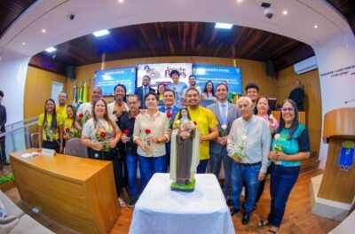 Câmara Municipal recebe visita da imagem peregrina de Santa Teresinha