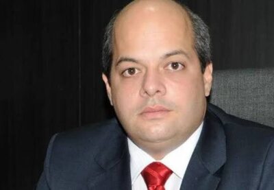 Sem licitação, Ribamar Fiquene firma contrato que pode render mais de R$ 2 milhões a escritório