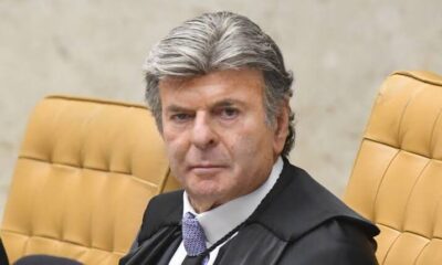 Fux cita incompetência absoluta do STF e vota para anular ação contra réus