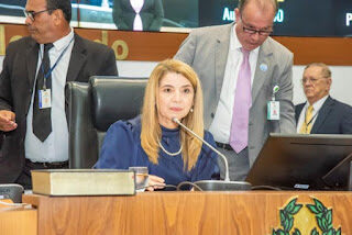 Iracema Vale reforça convite para evento que discutirá temática do suicídio nesta quarta-feira