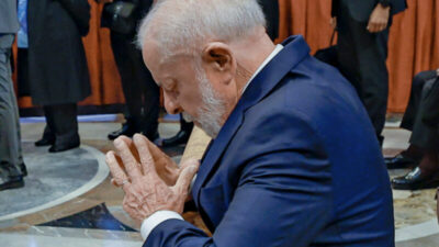 Lula critica uso eleitoral da religião e diz que fé não deve ser explorada em campanha