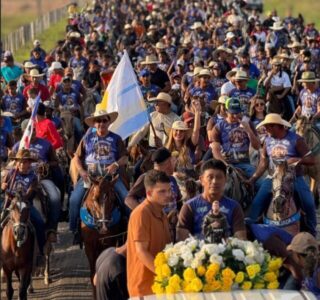 Natássia e Hemeterio Weba celebram fé e tradição em Cavalgada no Maranhão