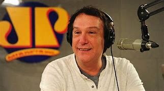 Emílio Surita do “Pânico” está internado em tratamento contra câncer