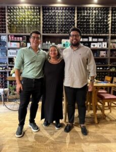 A GRANDE ATRIZ GRACE GIANOUKAS NA VILLA DO VINHO BISTRÔ