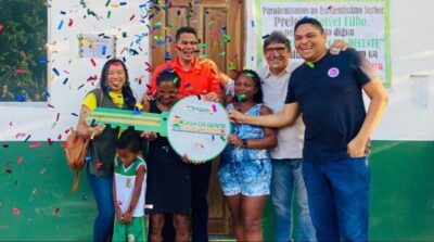 Prefeito Calvet Filho entrega mais duas moradias do Casa da Gente, Casa Decente em Rosário