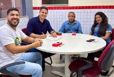 Prefeito de Rosário, Calvet Filho, assina termo de aditamento ao convênio, com o SENAI