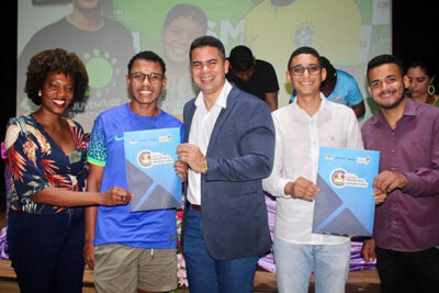 Mais de 100 Cartões Universitários são entregues em Rosário