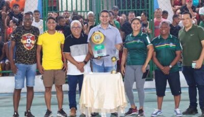 Prefeito Calvet Filho e o secretário de Esporte, Pepê, participam da grande final da Copa de Futsal
