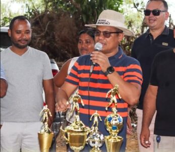 Prefeito César Castro participa de torneio de futebol no povoado Ferrugem em comemoração ao Dia dos Pais