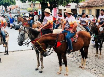 Prefeito Dr. Amilcar Rocha, participa da grande abertura da 38ª Vaquejada