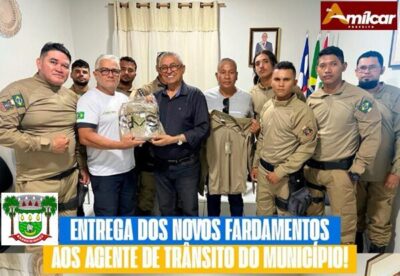 Prefeito Dr. Amilcar Rocha entrega novos uniformes para os agentes de trânsito